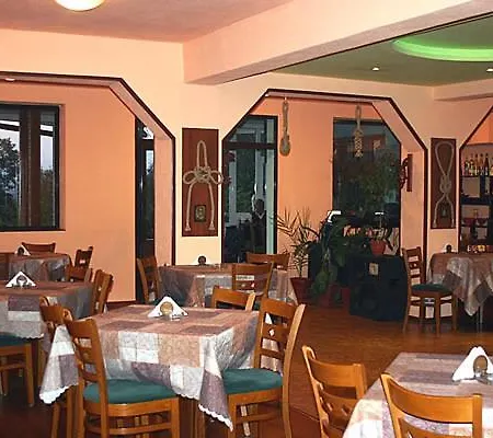 Family Joya Hotell 2*